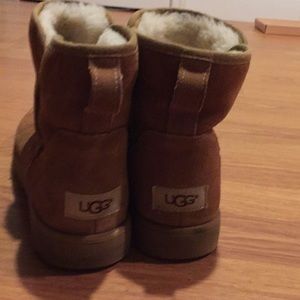Size 8.5 short ugg boot
